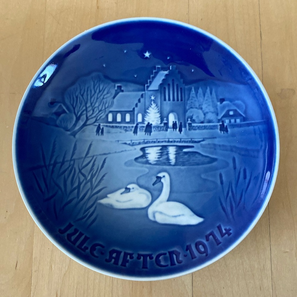 Copenhagen Porcelain 1974 Christmas in the village Blue Decorative Plate